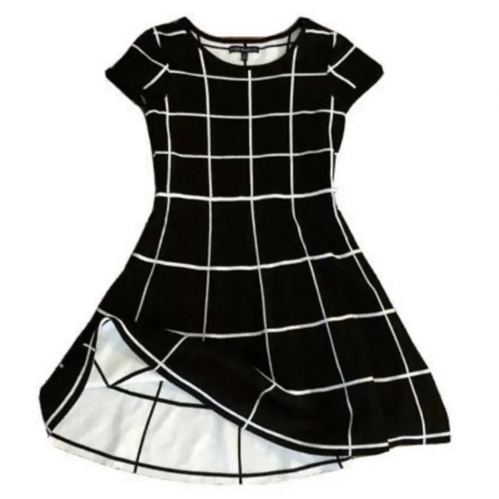 ⭐️EUC - My Michelle Girls - Black & White Knit Dress - Size M (8/10)